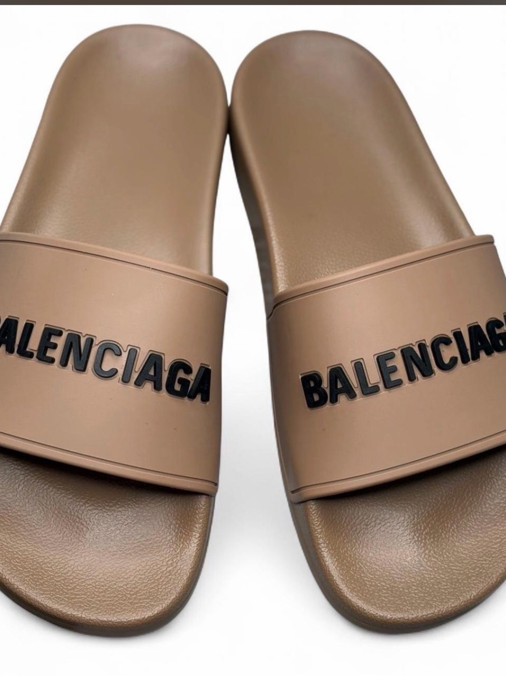 NWT 🔝 Balenciaga beige logo slides